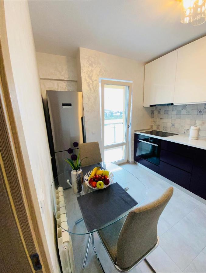 Dina Lux Iasi Apartment Екстериор снимка