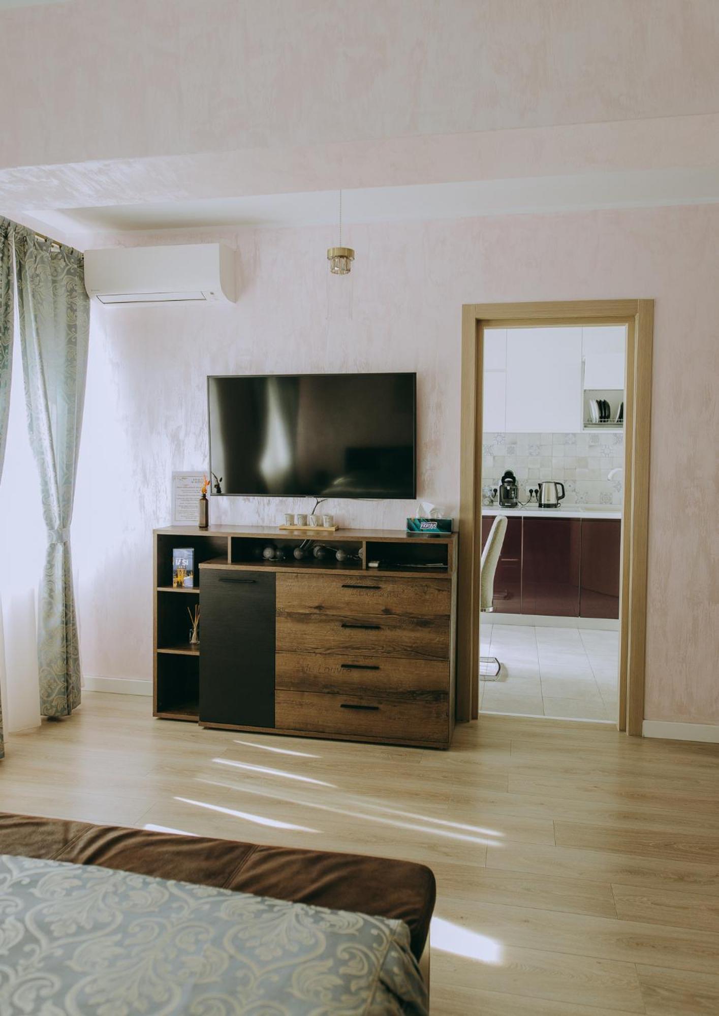 Dina Lux Iasi Apartment Екстериор снимка