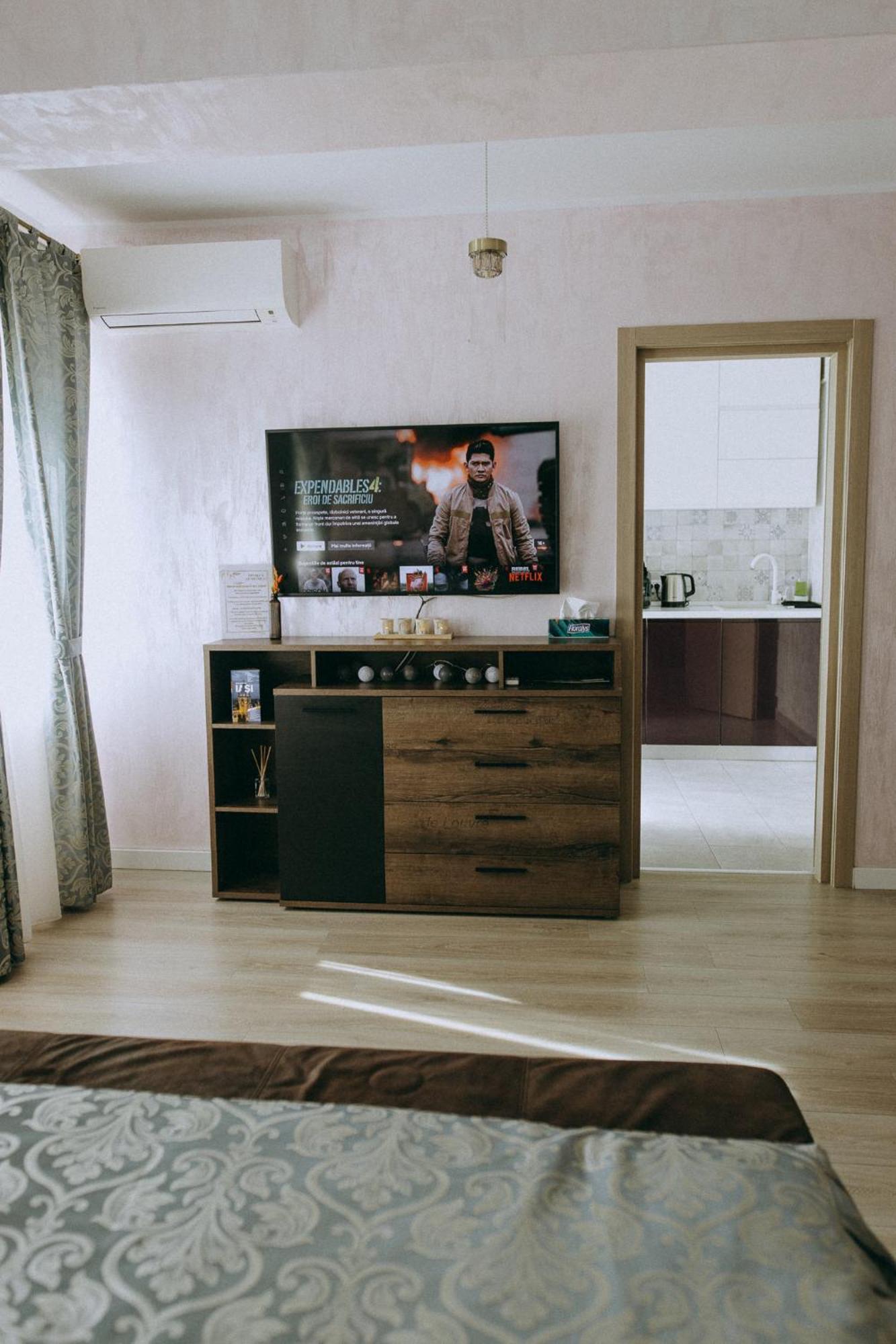 Dina Lux Iasi Apartment Екстериор снимка