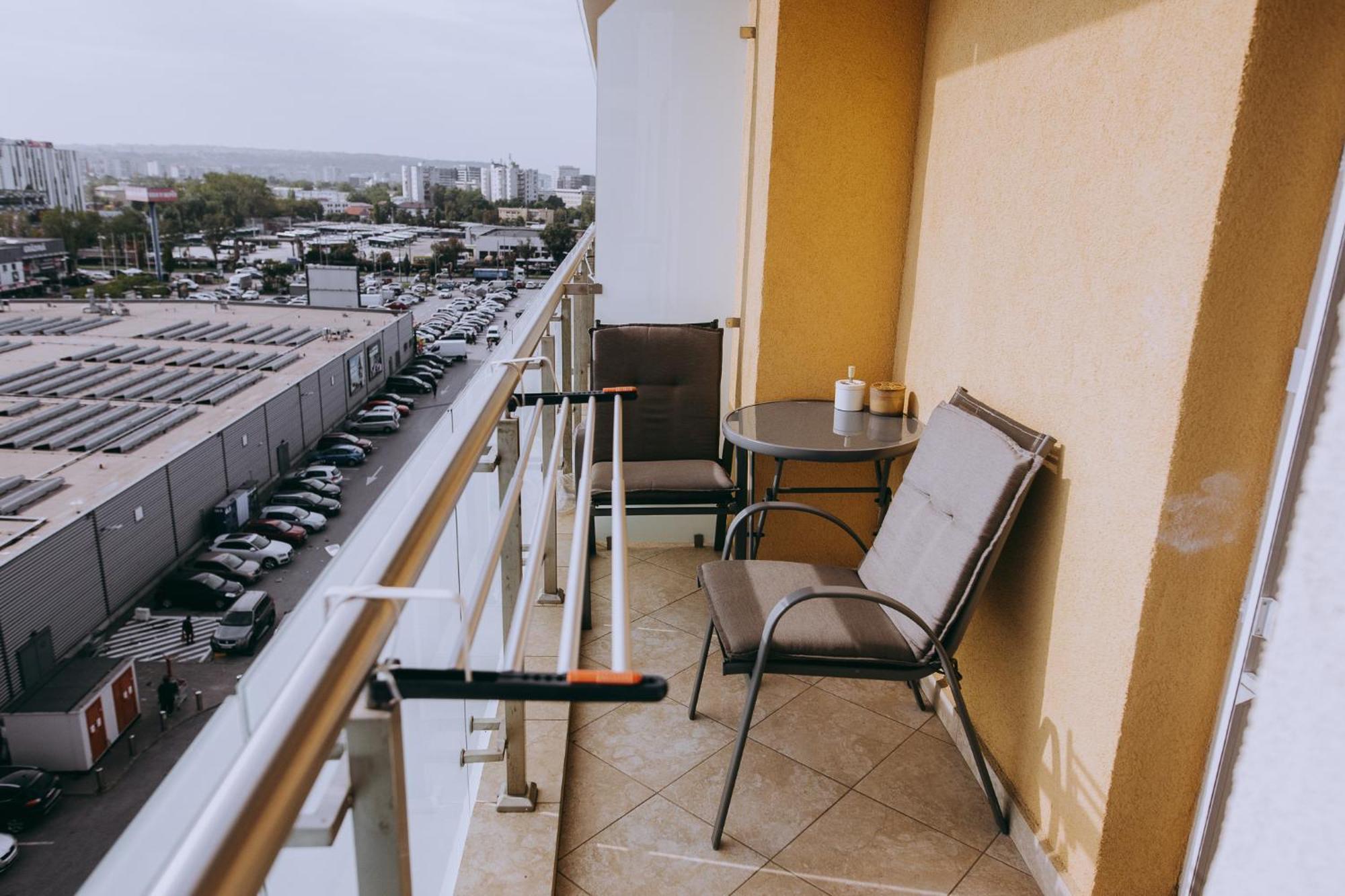 Dina Lux Iasi Apartment Екстериор снимка